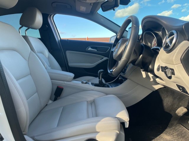 2017 MERCEDES-BENZ A-CLASS 1.6 A160 Sport (Executive) Hatchback 5dr Petrol Manual Euro 6 (s/s) (102 ps) - Photo 5