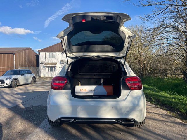 2017 MERCEDES-BENZ A-CLASS 1.6 A160 Sport (Executive) Hatchback 5dr Petrol Manual Euro 6 (s/s) (102 ps) - Photo 12