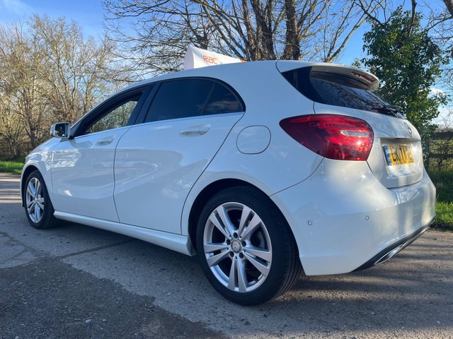 2017 MERCEDES-BENZ A-CLASS 1.6 A160 Sport (Executive) Hatchback 5dr Petrol Manual Euro 6 (s/s) (102 ps) - Photo 7