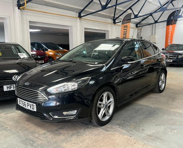 2017 Ford Focus - Photo 11