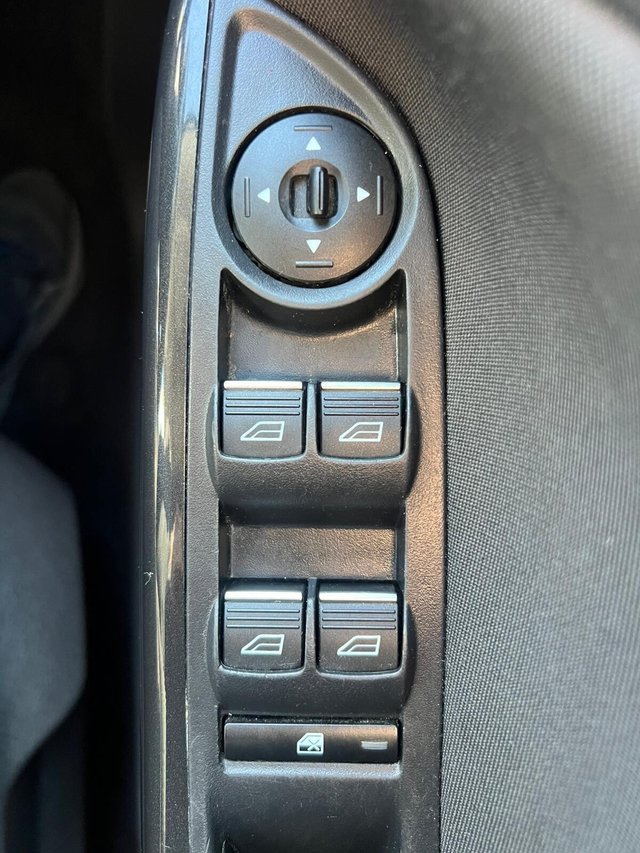 2017 Ford Focus - Photo 5