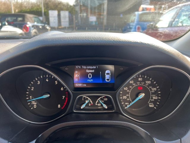 2017 Ford Focus - Photo 3