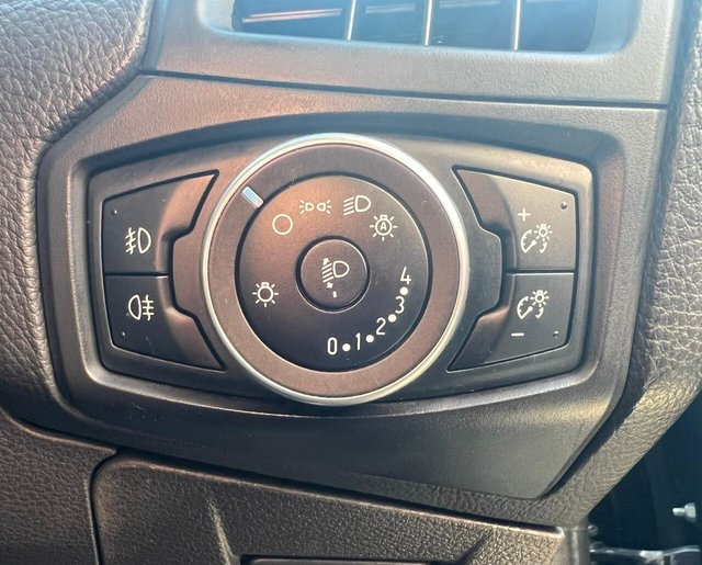 2017 Ford Focus - Photo 7