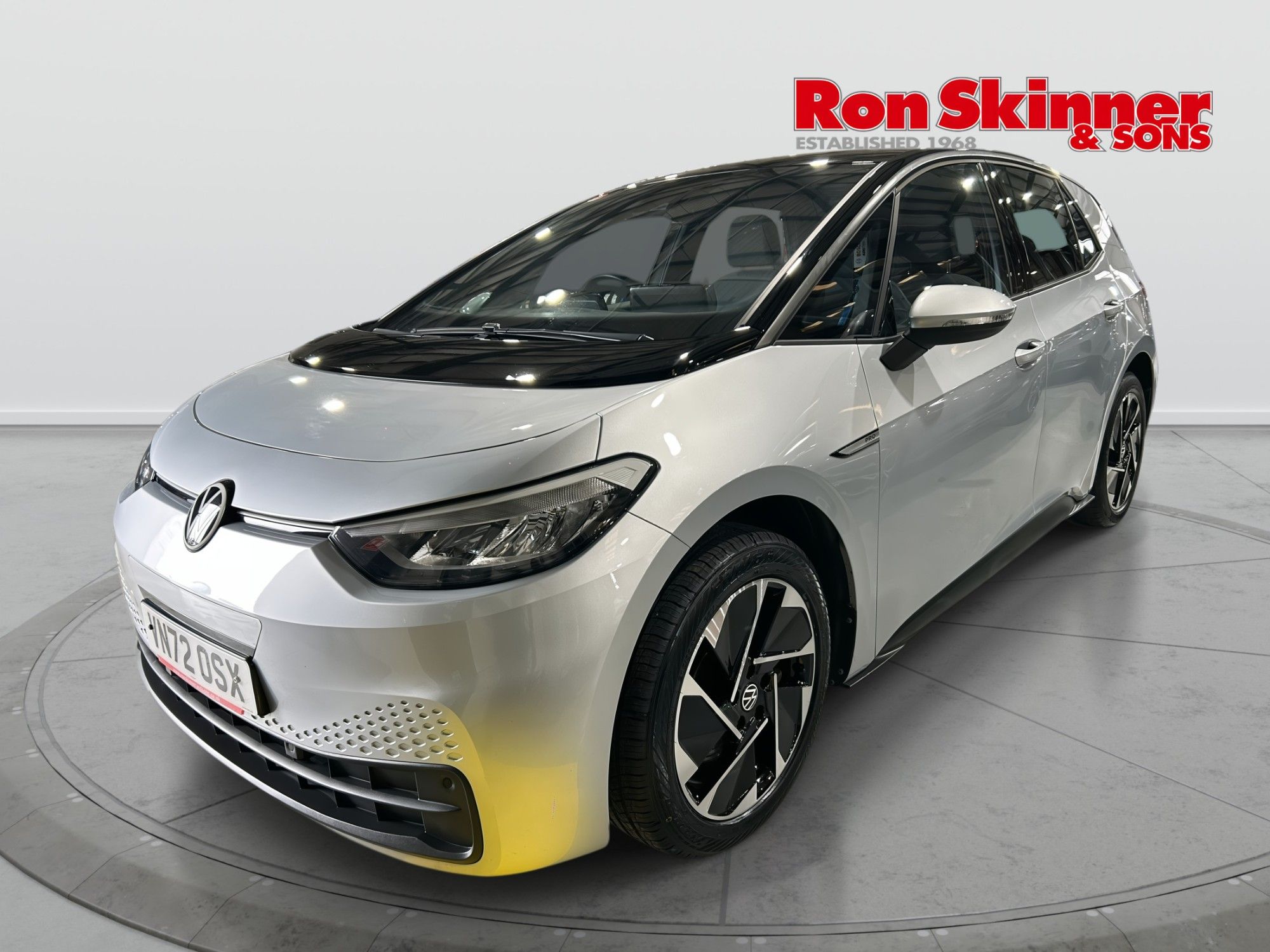 USED 2022 72 VOLKSWAGEN ID.3 Pro Performance 58kWh Life Hatchback 5dr Electric Auto (204 ps) 