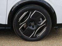 USED 2024 74 PEUGEOT E-3008 73kWh GT SUV 5dr Electric Auto (210 ps) 