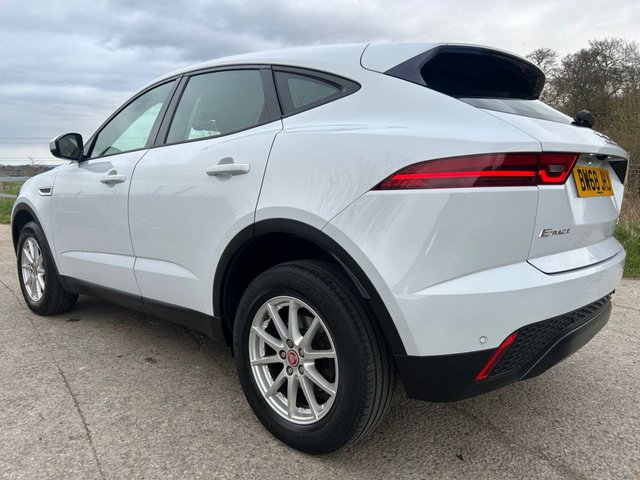 2019 Jaguar E-Pace - Photo 12