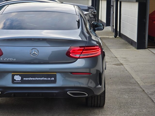 2017 MERCEDES-BENZ C-CLASS 2.1 C220d AMG Line (Premium) Coupe 2dr Diesel G-Tronic+ Euro 6 (s/s) (170 ps) - Photo 10