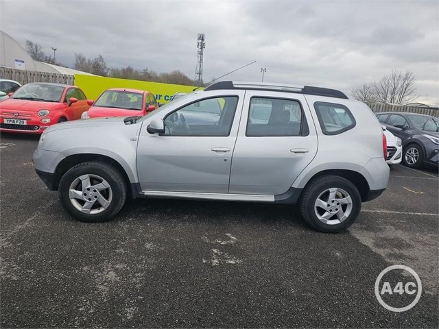 2014 DACIA DUSTER 1.5 dCi Laureate SUV 5dr Diesel Manual 4WD Euro 5 (110 ps) - Photo 3