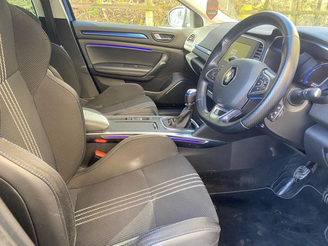 2017 RENAULT MEGANE - Photo 8