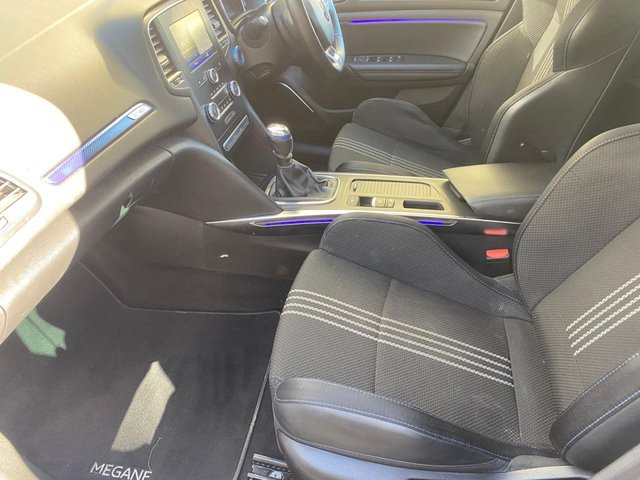 2017 RENAULT MEGANE - Photo 9