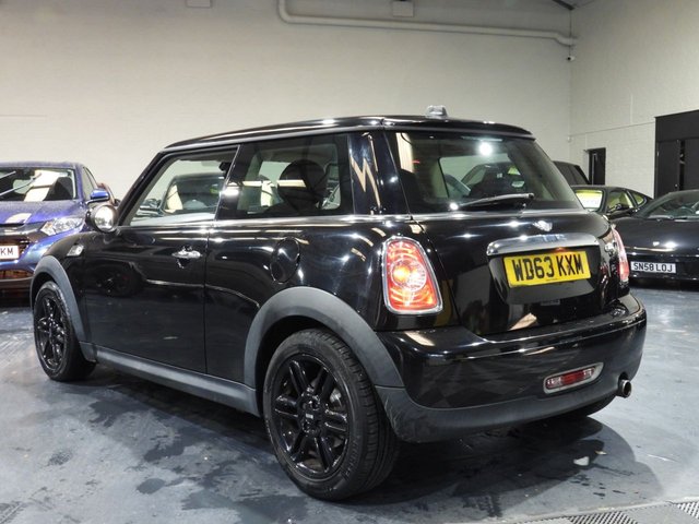 2013 MINI Hatch 1.6L One Baker Street 3dr - Photo 2