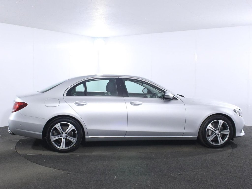 USED 2016 16 MERCEDES-BENZ E-CLASS 2.0 E220d SE (Premium) Saloon 4dr Diesel G-Tronic+ Euro 6 (s/s) (194 ps) 8 SERVICES - LANE TRACKING PACK