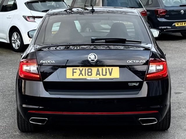2018 SKODA OCTAVIA 2.0 TSI vRS Hatchback 5dr Petrol Manual Euro 6 (s/s) (230 ps) - Photo 5