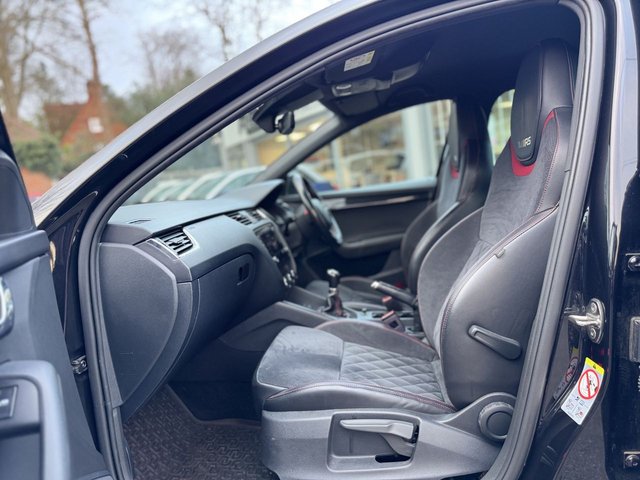 2018 SKODA OCTAVIA 2.0 TSI vRS Hatchback 5dr Petrol Manual Euro 6 (s/s) (230 ps) - Photo 11