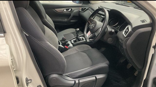 2017 NISSAN QASHQAI 1.2 DIG-T N-Connecta SUV 5dr Petrol Manual Euro 6 (s/s) (115 ps) - Photo 3