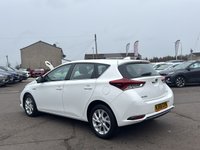 USED 2018 68 TOYOTA AURIS 1.8 VVT-h Icon Tech Hatchback 5dr Petrol Hybrid CVT Euro 6 (s/s) (136 ps) REVERSING CAMERA+ TRACTION CONTROL+ AUX+ USB+ DUAL CLIMATE CONTROL+ BLUETOOTH+ LANE KEEPING ASSIST+ CRUISE CONTROL+ FRONT ASSIST+ FORWARD COLLISION WARNING+ ENERGY MONITOR+ SAT NAV+ AUTO HEADLIGHTS+ KEYLESS+ 16 INCH ALLOY WHEELS+ 1 OWNER+