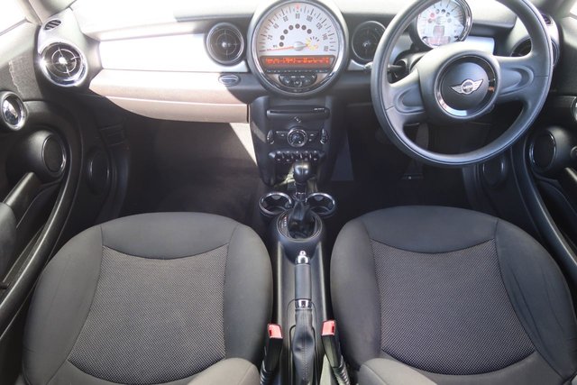2012 MINI CLUBMAN 1.6 Cooper Estate 5dr Petrol Auto Euro 5 (122 ps) - Photo 2