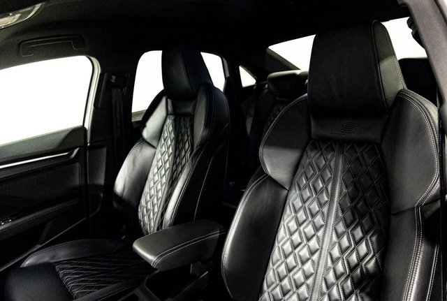 2020 Audi S3 2L null 4dr - Photo 9