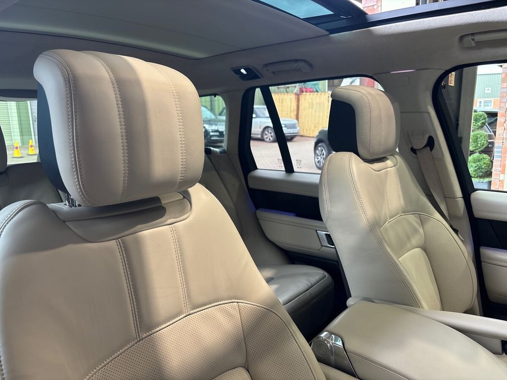 USED 2021 71 LAND ROVER RANGE ROVER 3.0 D300 MHEV Westminster SUV 5dr Diesel Auto 4WD Euro 6 (s/s) (300 ps) SLIDING ROOF|APPLE CARPLAY