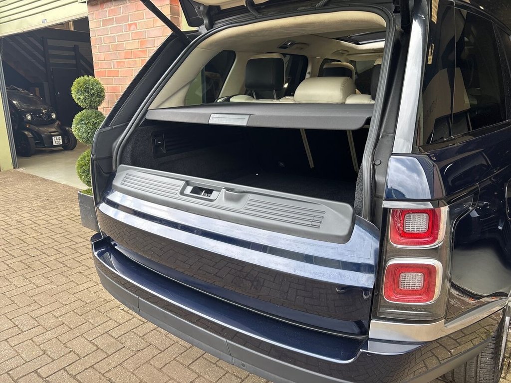 USED 2021 71 LAND ROVER RANGE ROVER 3.0 D300 MHEV Westminster SUV 5dr Diesel Auto 4WD Euro 6 (s/s) (300 ps) SLIDING ROOF|APPLE CARPLAY