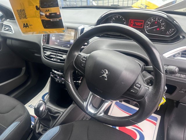 2015 PEUGEOT 208 - Photo 12