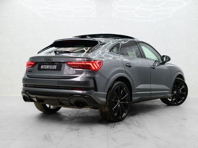 2022 AUDI RS Q3 - Photo 10