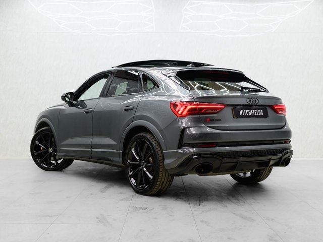 2022 AUDI RS Q3 - Photo 12