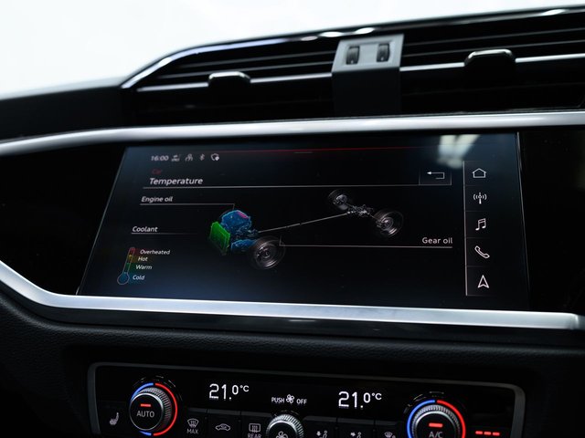 2022 AUDI RS Q3 - Photo 9