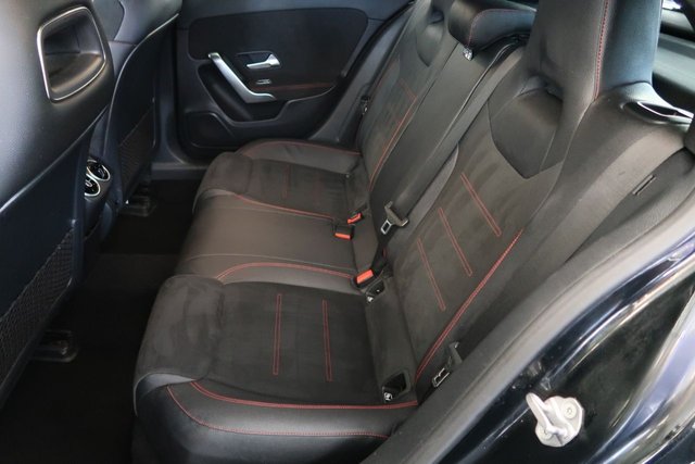 2019 MERCEDES-BENZ A-CLASS 1.5 A180d AMG Line Hatchback 5dr Diesel 7G-DCT Euro 6 (s/s) (116 ps) - Photo 11