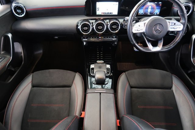 2019 MERCEDES-BENZ A-CLASS 1.5 A180d AMG Line Hatchback 5dr Diesel 7G-DCT Euro 6 (s/s) (116 ps) - Photo 2