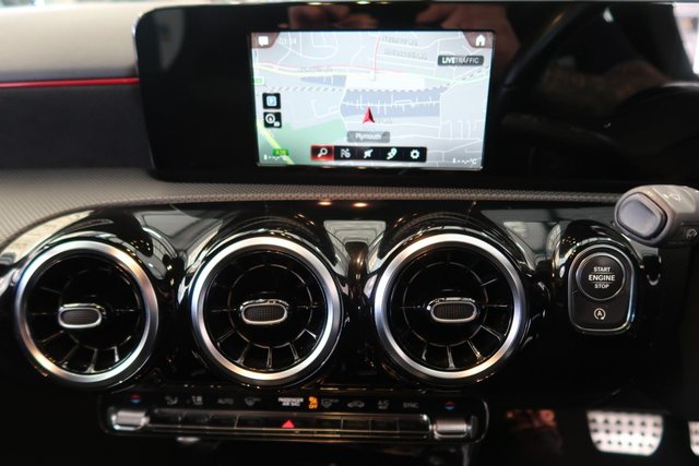 2019 MERCEDES-BENZ A-CLASS 1.5 A180d AMG Line Hatchback 5dr Diesel 7G-DCT Euro 6 (s/s) (116 ps) - Photo 8