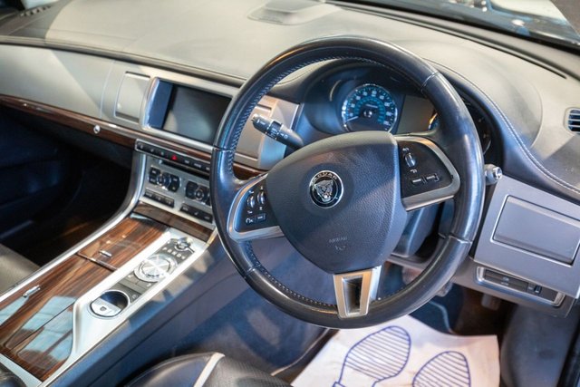 2014 Jaguar Xf 2.2L Portfolio 4dr - Photo 2