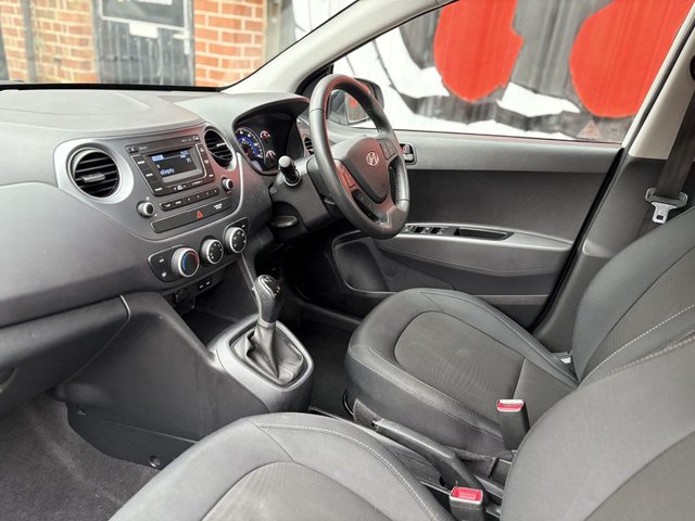 2019 HYUNDAI I10 - Photo 4