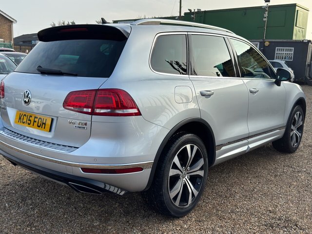 2015 VOLKSWAGEN TOUAREG 3.0 TDI V6 BlueMotion Tech R-Line SUV 5dr Diesel Tiptronic 4WD Euro 6 (s/s) (262 ps) - Photo 8