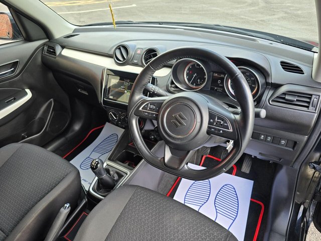 2021 SUZUKI SWIFT - Photo 4