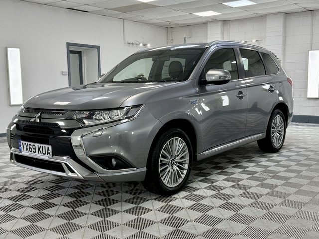 2019 MITSUBISHI OUTLANDER 2019 2.4h TwinMotor 13.8kWh Dynamic SUV 5dr Petrol Plug-in Hybrid CVT 4WD Euro 6 (s/s) (224 ps) - Photo 6