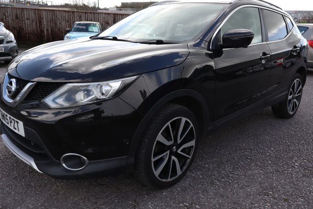 2015 NISSAN QASHQAI 1.6 dCi Tekna SUV 5dr Diesel Manual 2WD Euro 6 (s/s) (130 ps) - Photo 5