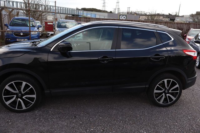 2015 NISSAN QASHQAI 1.6 dCi Tekna SUV 5dr Diesel Manual 2WD Euro 6 (s/s) (130 ps) - Photo 7