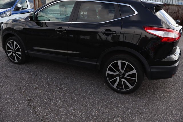 2015 NISSAN QASHQAI 1.6 dCi Tekna SUV 5dr Diesel Manual 2WD Euro 6 (s/s) (130 ps) - Photo 8