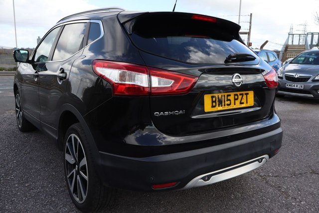 2015 NISSAN QASHQAI 1.6 dCi Tekna SUV 5dr Diesel Manual 2WD Euro 6 (s/s) (130 ps) - Photo 10