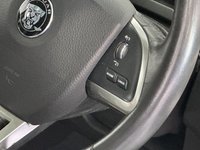 USED 2015 15 JAGUAR XF 2.2d Portfolio Saloon 4dr Diesel Auto Euro 5 (s/s) (200 ps) 