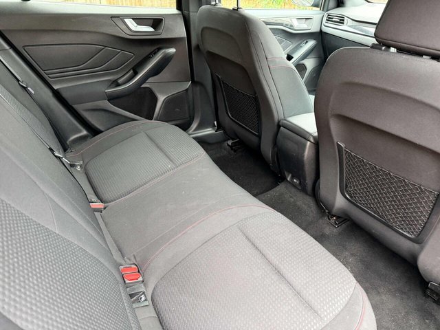 2018 Ford Focus - Photo 10