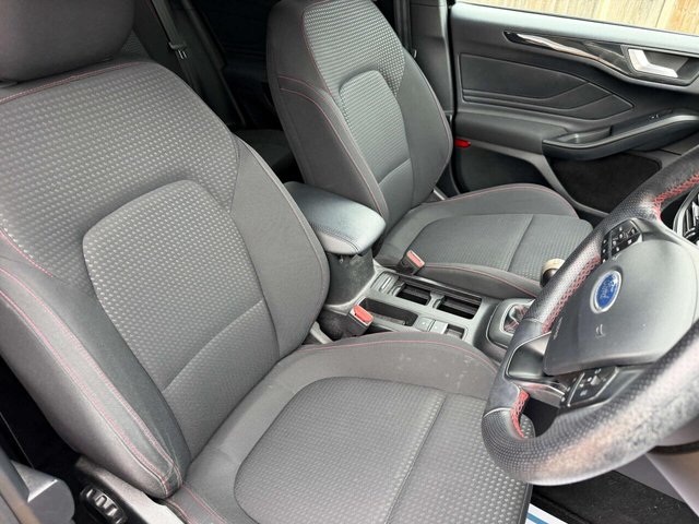 2018 Ford Focus - Photo 5