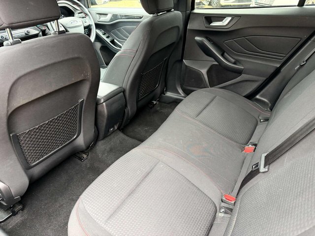 2018 Ford Focus - Photo 9