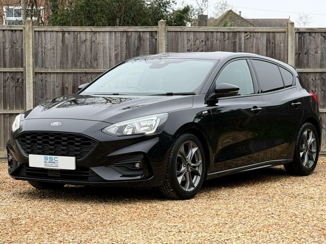 2018 Ford Focus - Photo 2