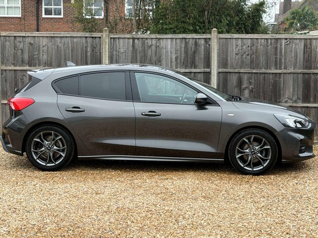 2019 Ford Focus - Photo 12