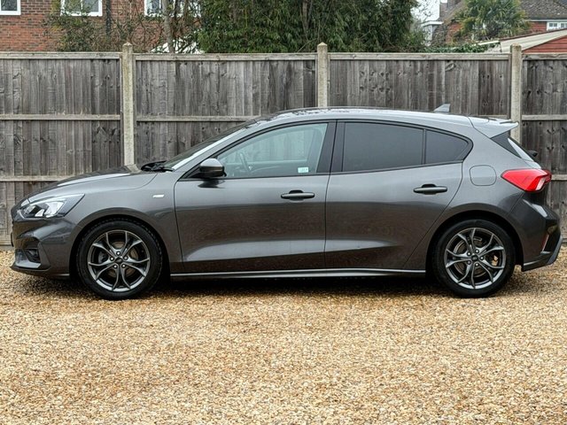 2019 Ford Focus - Photo 11