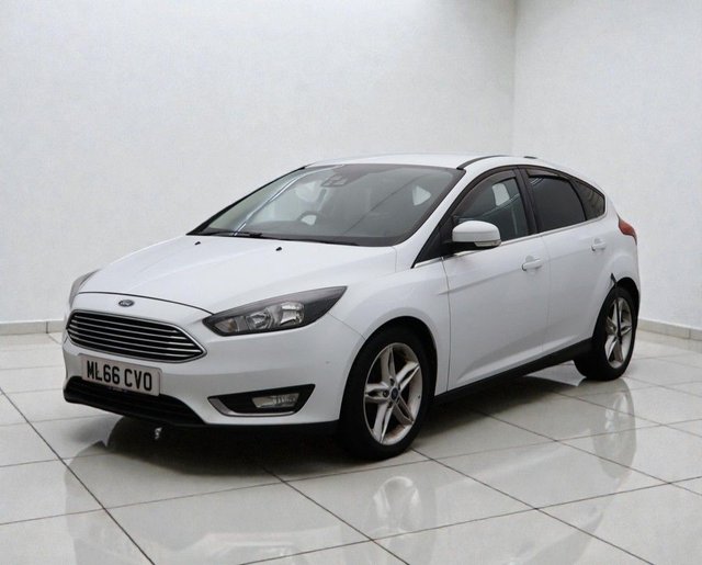 2016 FORD FOCUS 2016 1.0T EcoBoost Titanium Hatchback 5dr Petrol Manual Euro 6 (s/s) (125 ps) - Photo 8