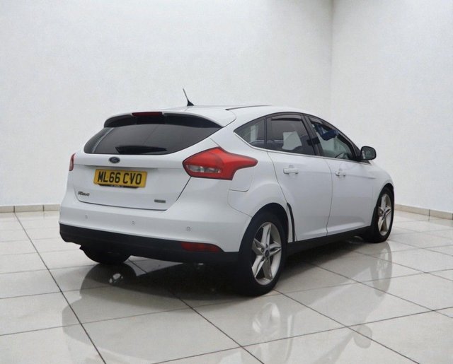 2016 FORD FOCUS 2016 1.0T EcoBoost Titanium Hatchback 5dr Petrol Manual Euro 6 (s/s) (125 ps) - Photo 12