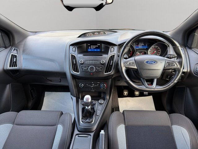 2015 Ford Focus 2L St-1 5dr - Photo 3